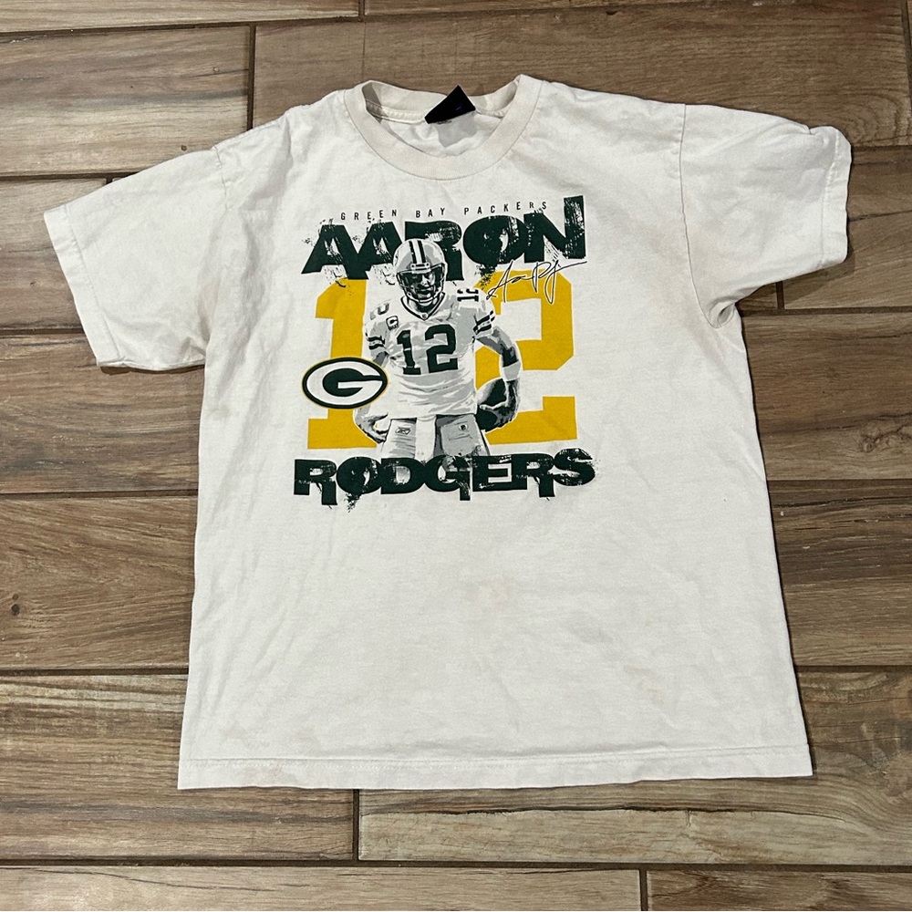 Aaron Rodgers’s shirt